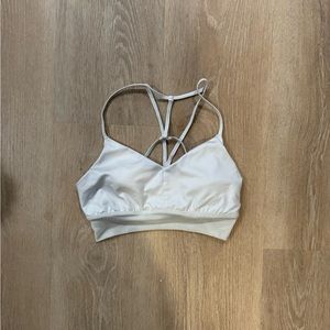 Alo Yoga Lavish Bra in Glossy White/White Size Medium